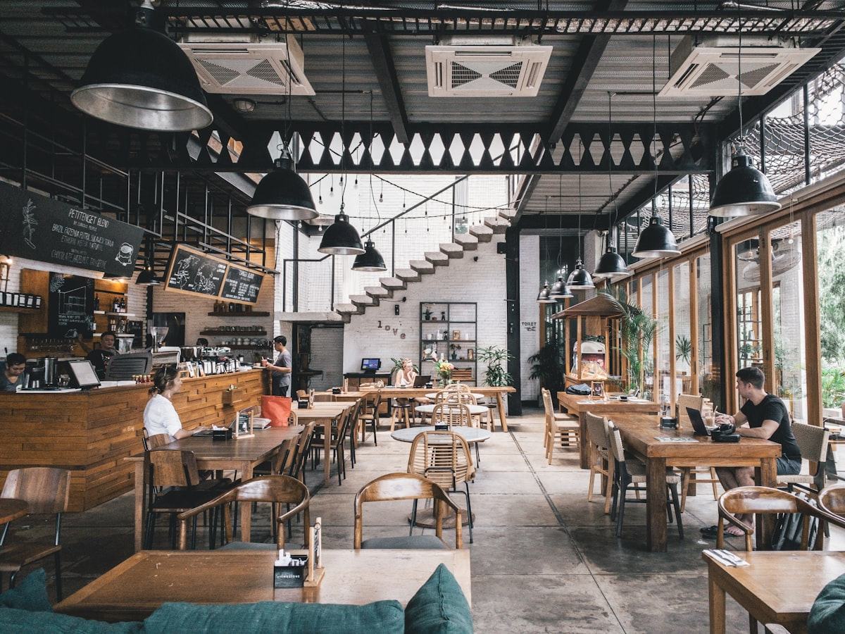 restoran yerel arama görünürlüğü — Restoran ve Kafe Yerel Arama Görünürlüğü: Nevşehir İçin Uygulama Rehberi kapak görseli