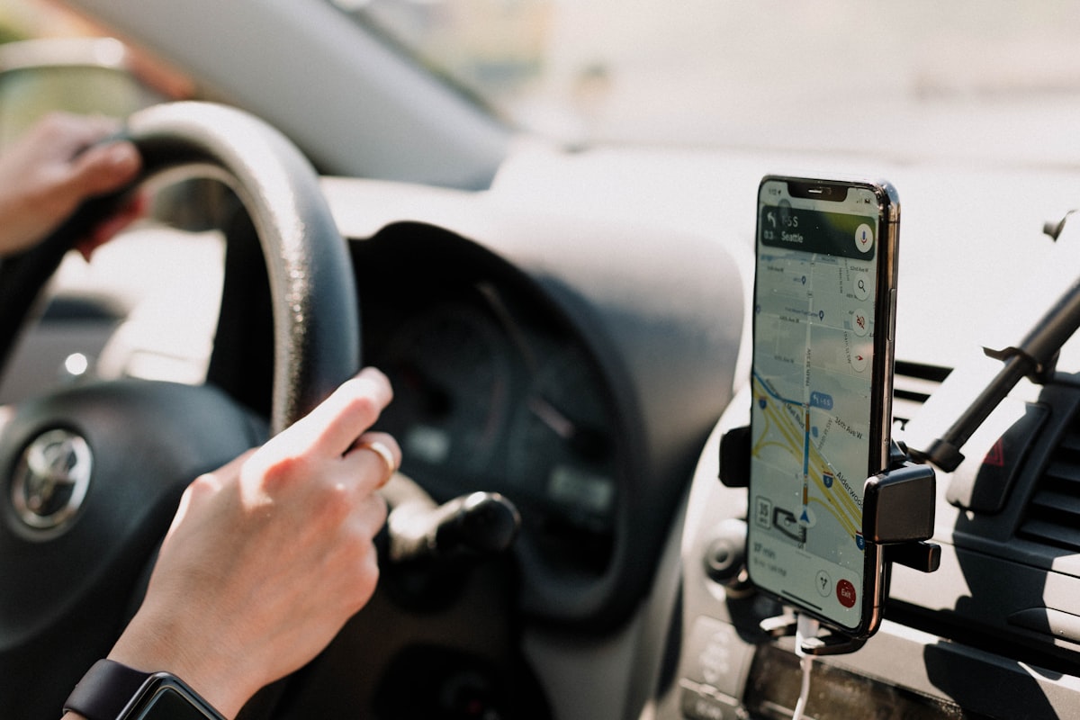 sahte profil Google Harita şikayet — Google Haritalar / Google Maps konum ve işletme profili kapak görseli