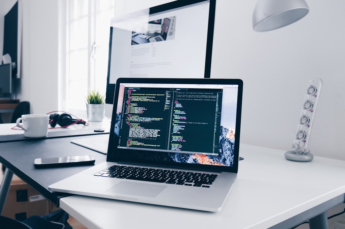 WordPress mi özel web tasarım mı Nevşehir — WordPress mi Özel Web Tasarım mı? Nevşehir İşletmeleri İçin Karşılaştırma kapak görseli